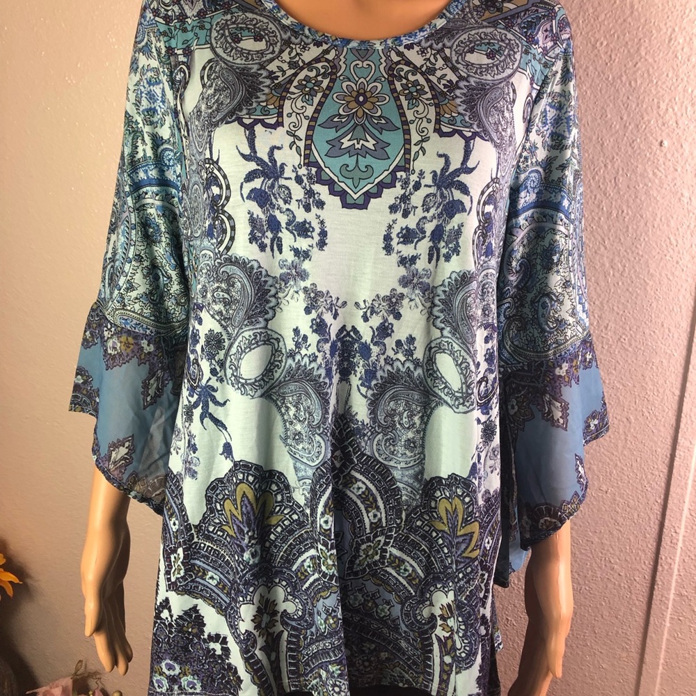 EST 1946 beatiful tunic size M